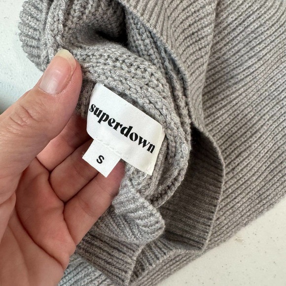 Superdown Cropped Sweater Size Small Heather Gray Boat Neck Ribbed Knit Pullover - Picture 11 of 14